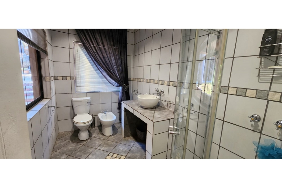 8 Bedroom Property for Sale in Karino Mpumalanga