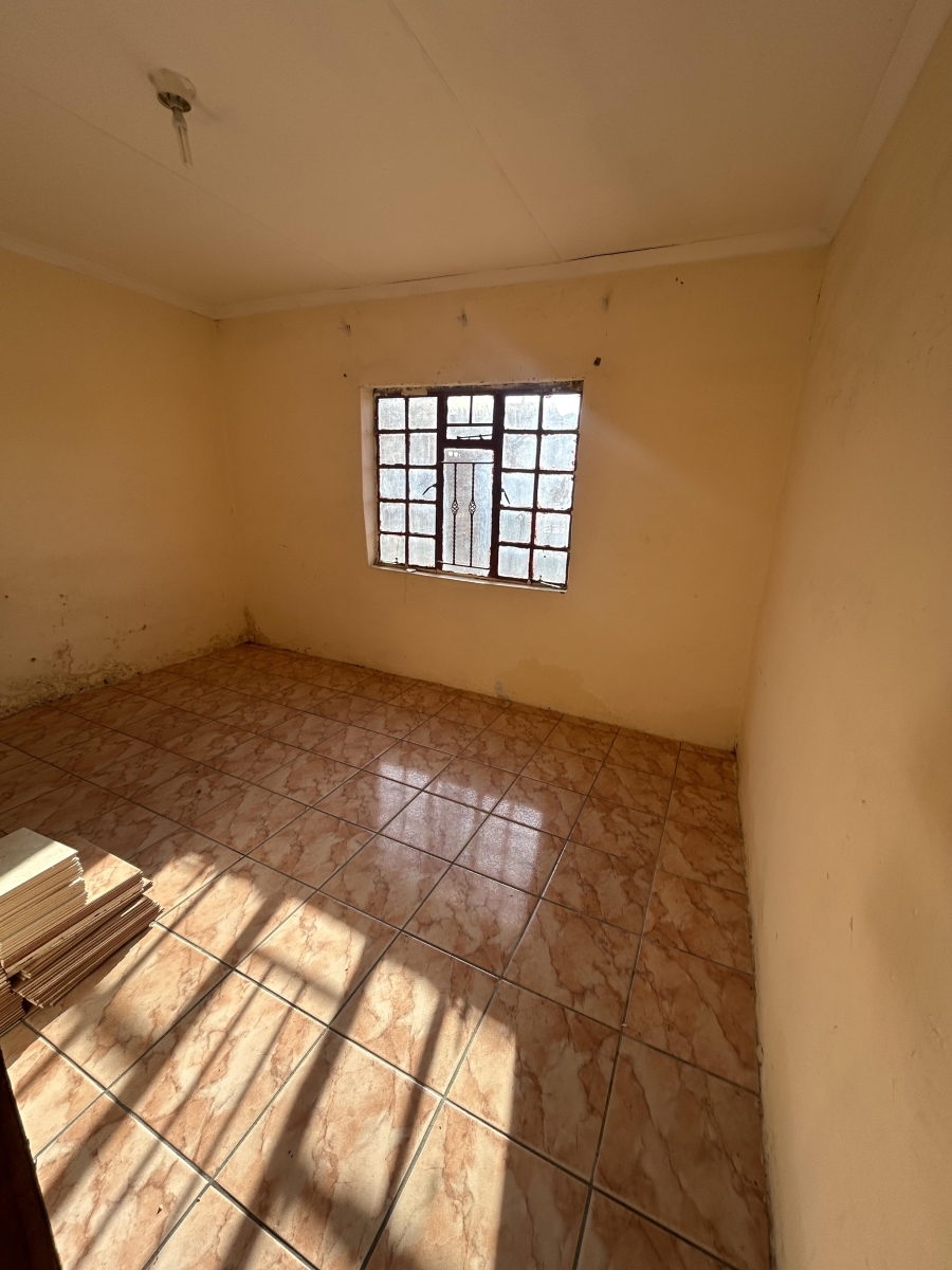 2 Bedroom Property for Sale in Kanyamazane Mpumalanga