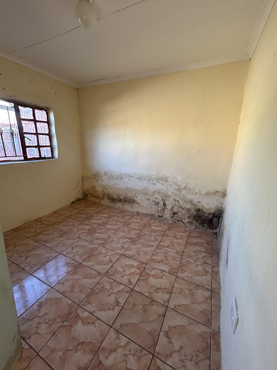 2 Bedroom Property for Sale in Kanyamazane Mpumalanga