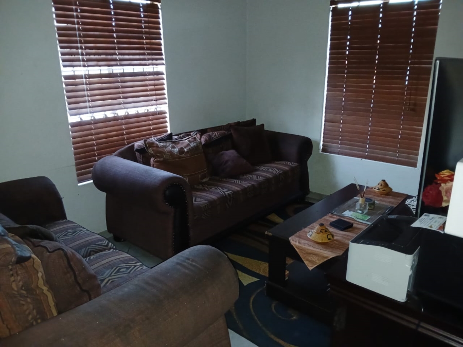 5 Bedroom Property for Sale in Nomdeni Mpumalanga