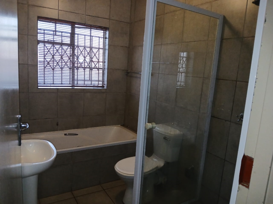 5 Bedroom Property for Sale in Nomdeni Mpumalanga