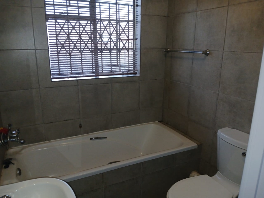 5 Bedroom Property for Sale in Nomdeni Mpumalanga