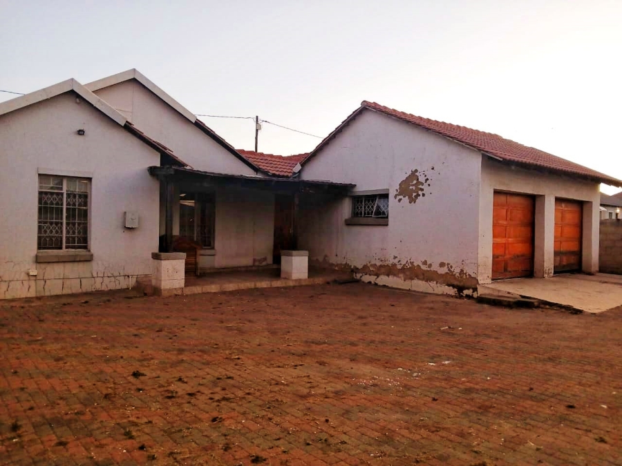 5 Bedroom Property for Sale in Nomdeni Mpumalanga