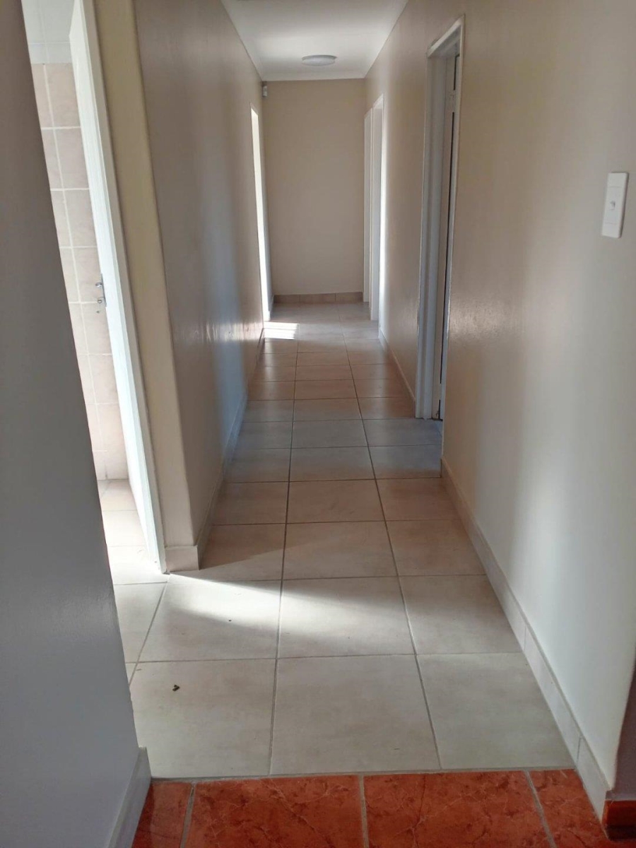 To Let 4 Bedroom Property for Rent in Sunset Park Mpumalanga