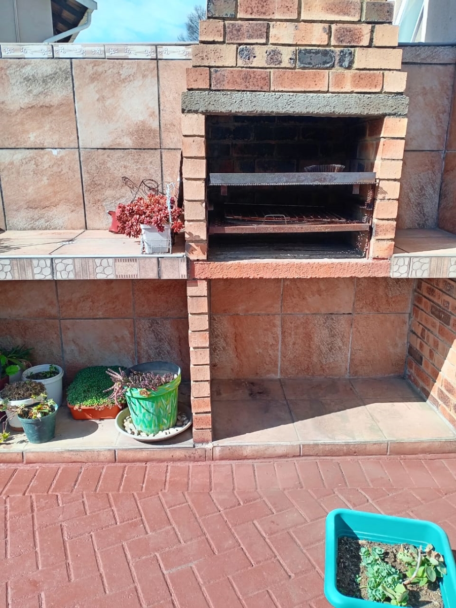 To Let 2 Bedroom Property for Rent in Sunset Park Mpumalanga