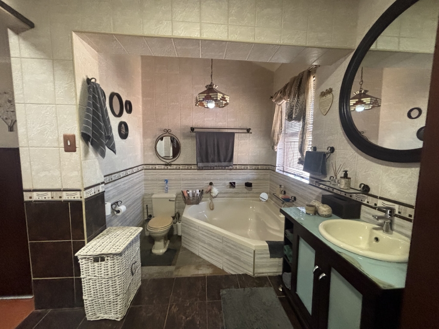 5 Bedroom Property for Sale in Die Heuwel Mpumalanga