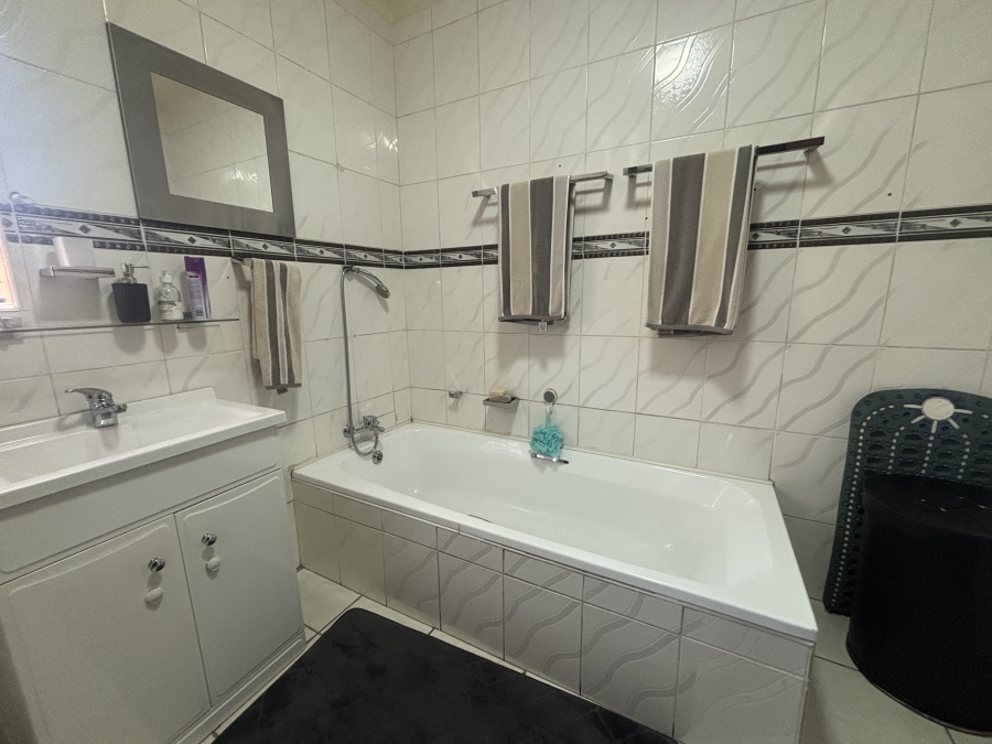 5 Bedroom Property for Sale in Die Heuwel Mpumalanga