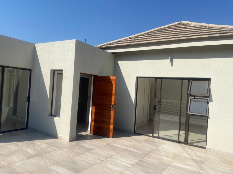 To Let 6 Bedroom Property for Rent in Elawini Lifestyle Estate Mpumalanga