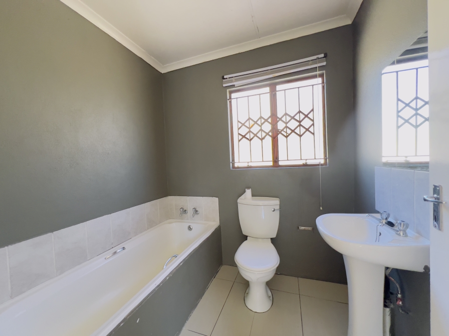 To Let 2 Bedroom Property for Rent in Karino Mpumalanga