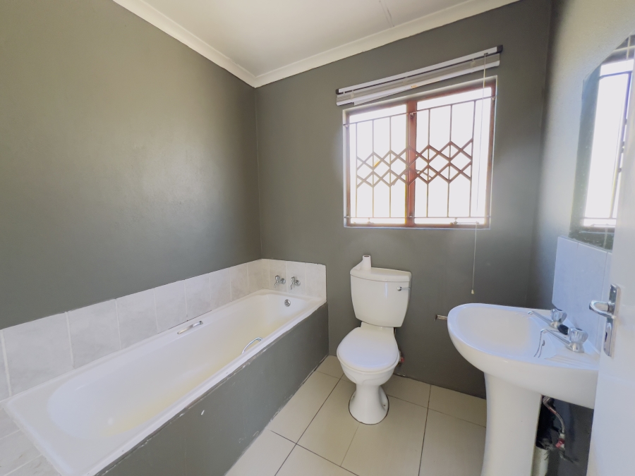 To Let 2 Bedroom Property for Rent in Karino Mpumalanga