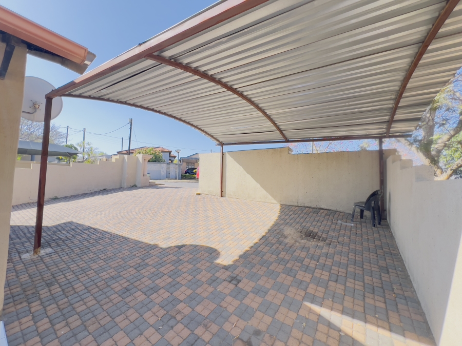 To Let 2 Bedroom Property for Rent in Karino Mpumalanga