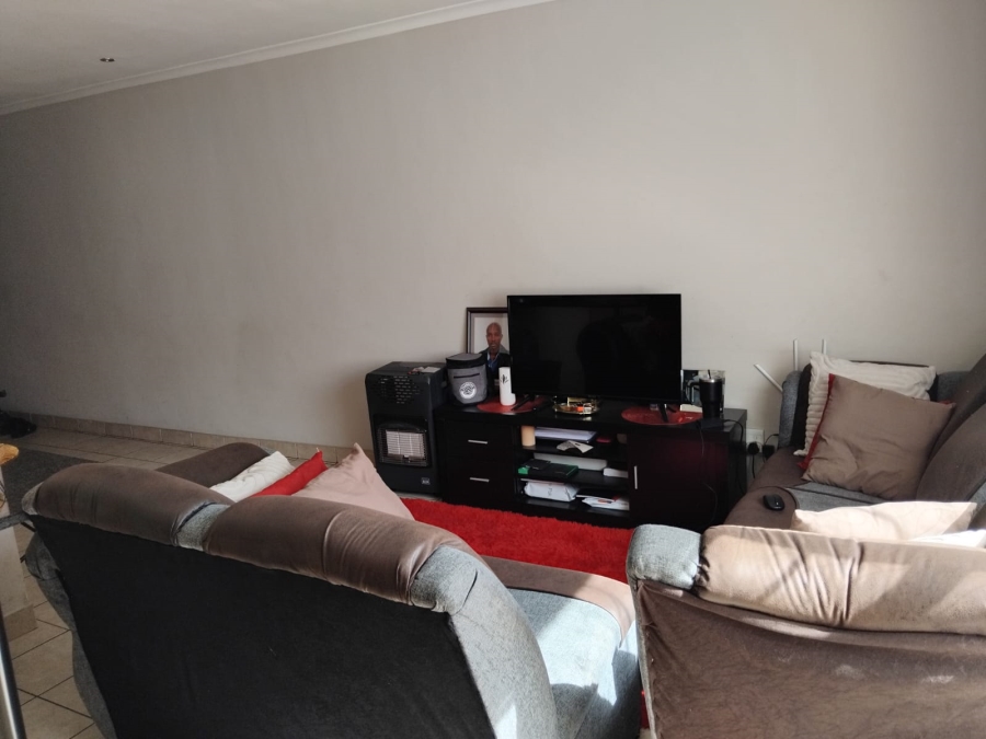 1 Bedroom Property for Sale in Middelburg Central Mpumalanga