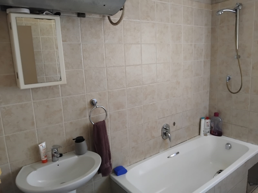 1 Bedroom Property for Sale in Middelburg Central Mpumalanga