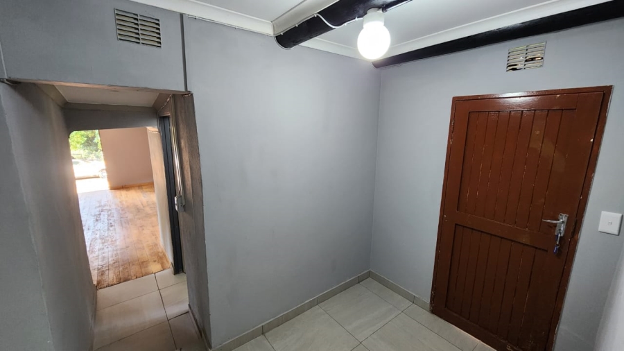 To Let commercial Property for Rent in White River Mpumalanga