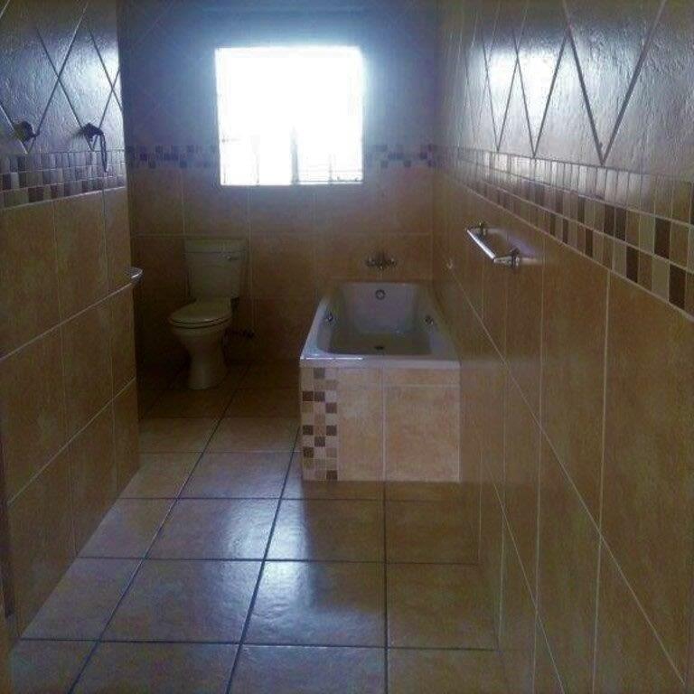 2 Bedroom Property for Sale in Flora Park Mpumalanga