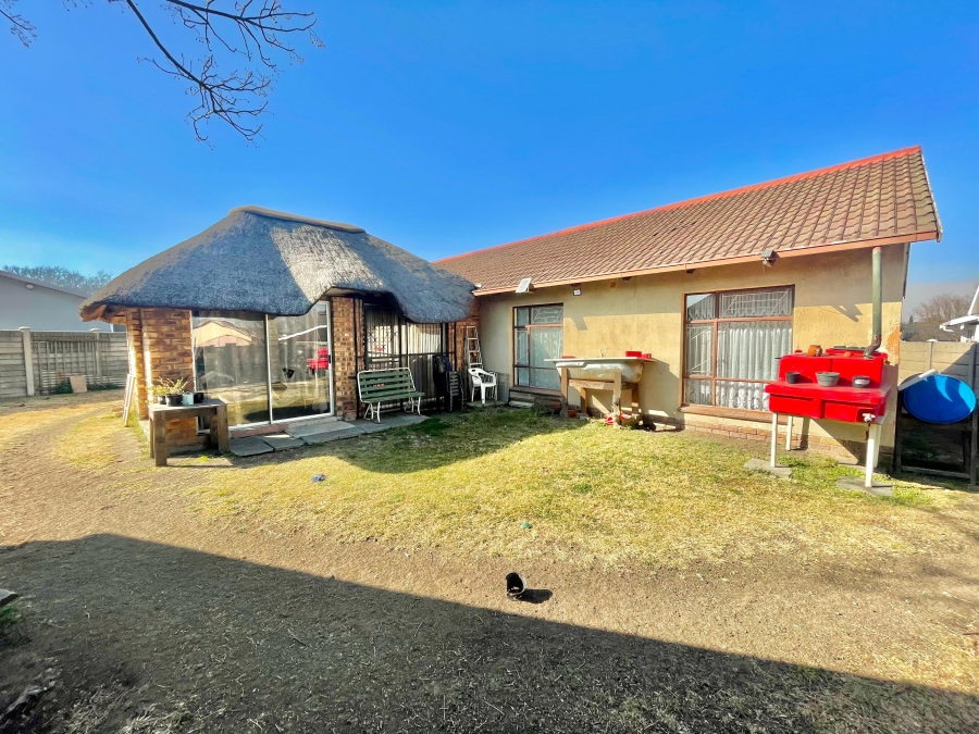 3 Bedroom Property for Sale in Cosmosrand Mpumalanga