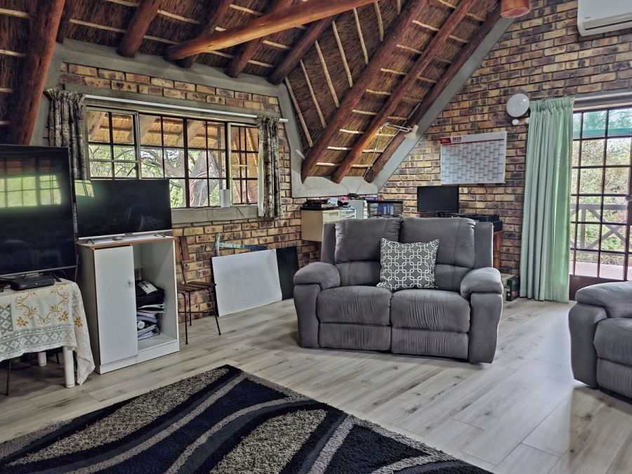 5 Bedroom Property for Sale in Marloth Park Mpumalanga