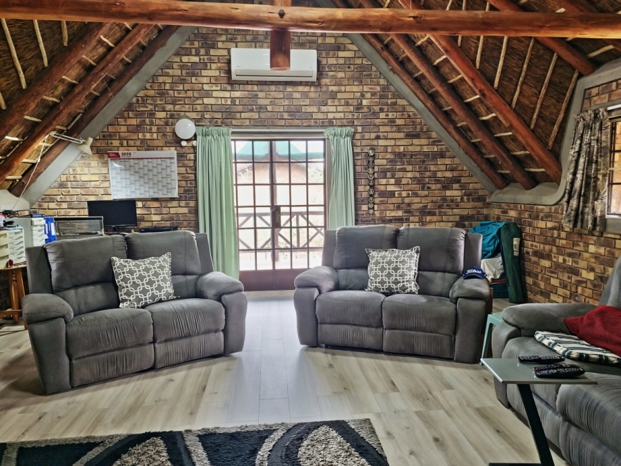 5 Bedroom Property for Sale in Marloth Park Mpumalanga
