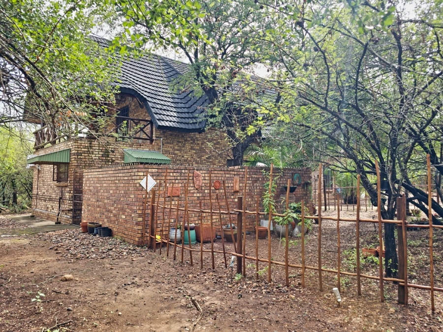 5 Bedroom Property for Sale in Marloth Park Mpumalanga