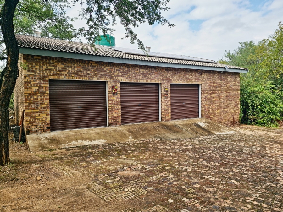 5 Bedroom Property for Sale in Marloth Park Mpumalanga