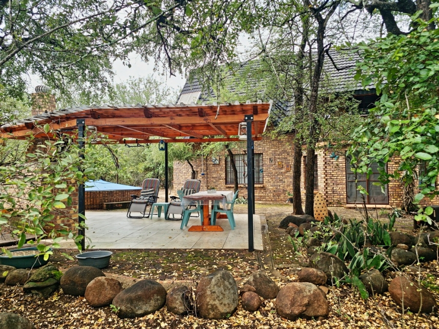 5 Bedroom Property for Sale in Marloth Park Mpumalanga