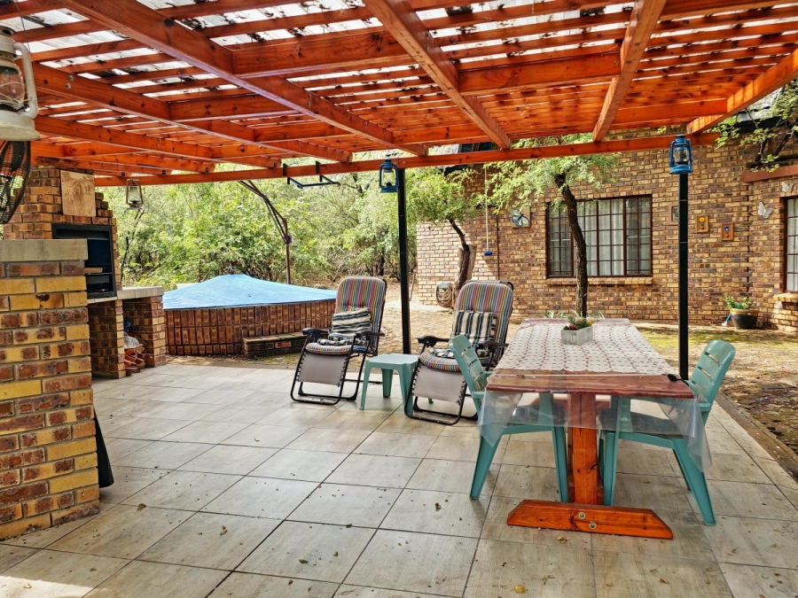 5 Bedroom Property for Sale in Marloth Park Mpumalanga