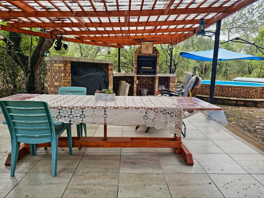 5 Bedroom Property for Sale in Marloth Park Mpumalanga