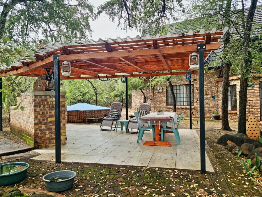 5 Bedroom Property for Sale in Marloth Park Mpumalanga