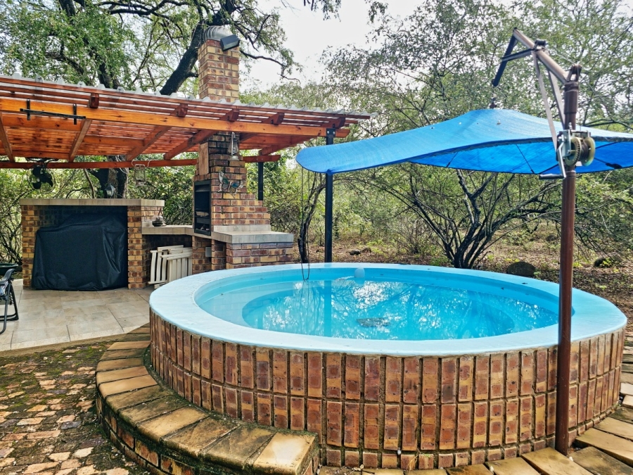 5 Bedroom Property for Sale in Marloth Park Mpumalanga