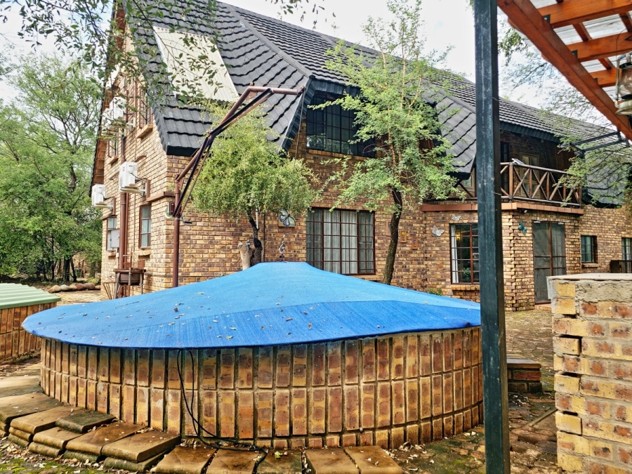 5 Bedroom Property for Sale in Marloth Park Mpumalanga