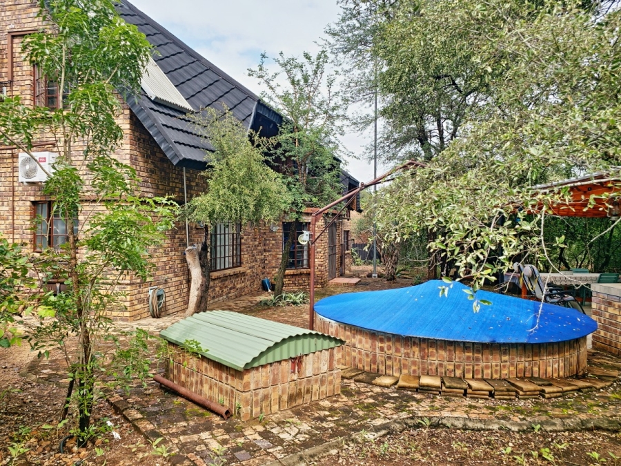 5 Bedroom Property for Sale in Marloth Park Mpumalanga