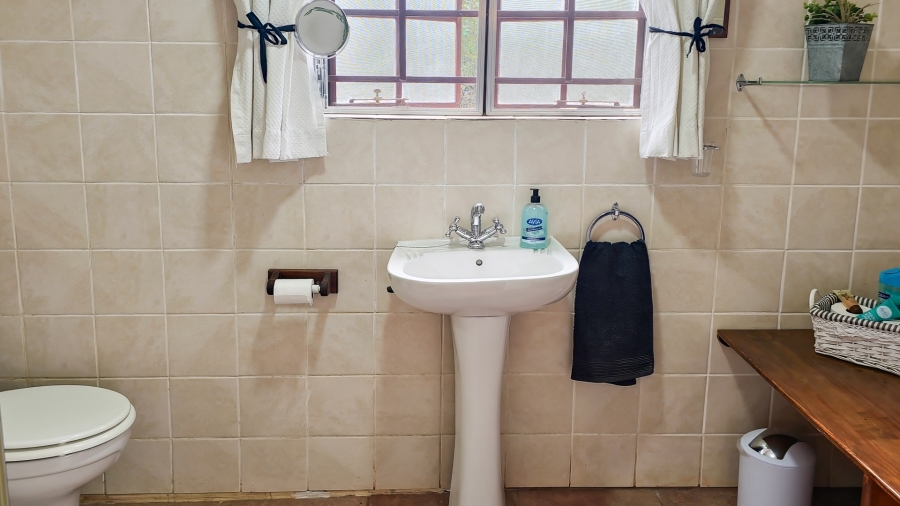 5 Bedroom Property for Sale in Marloth Park Mpumalanga