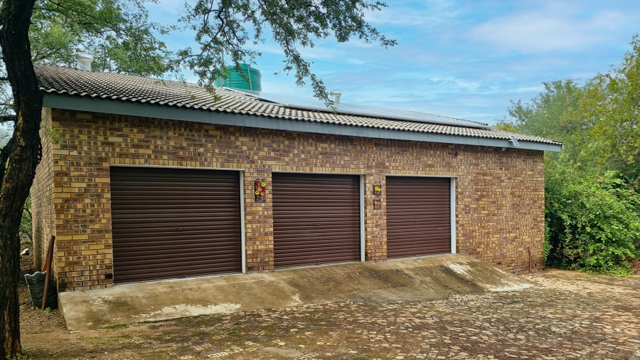 5 Bedroom Property for Sale in Marloth Park Mpumalanga