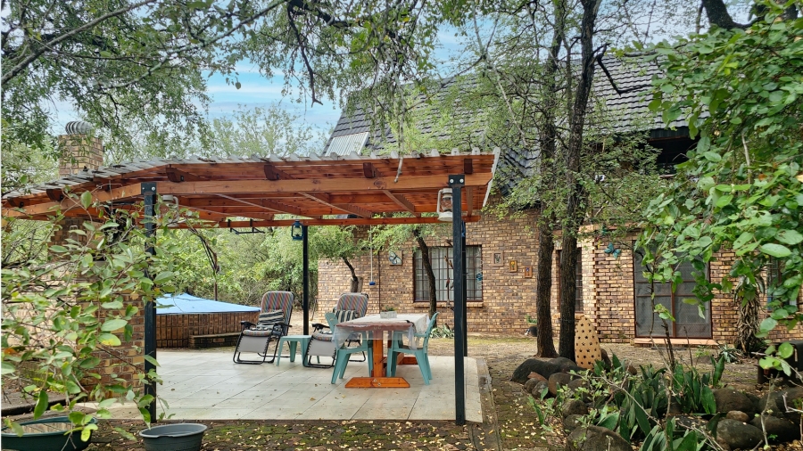 5 Bedroom Property for Sale in Marloth Park Mpumalanga