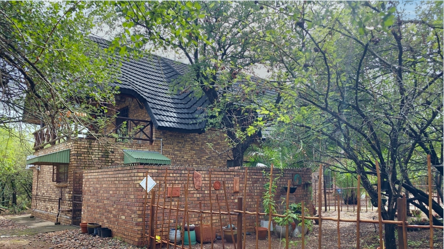 5 Bedroom Property for Sale in Marloth Park Mpumalanga