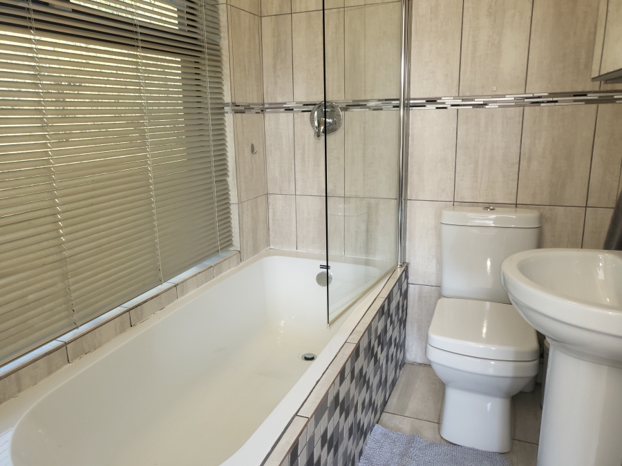 2 Bedroom Property for Sale in Marloth Park Mpumalanga