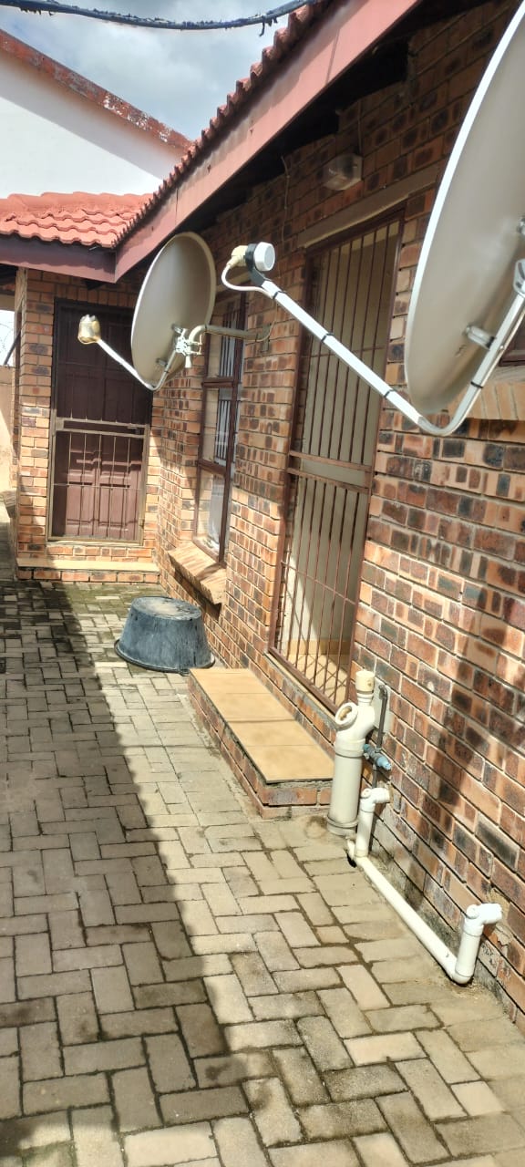 2 Bedroom Property for Sale in Kanyamazane Mpumalanga