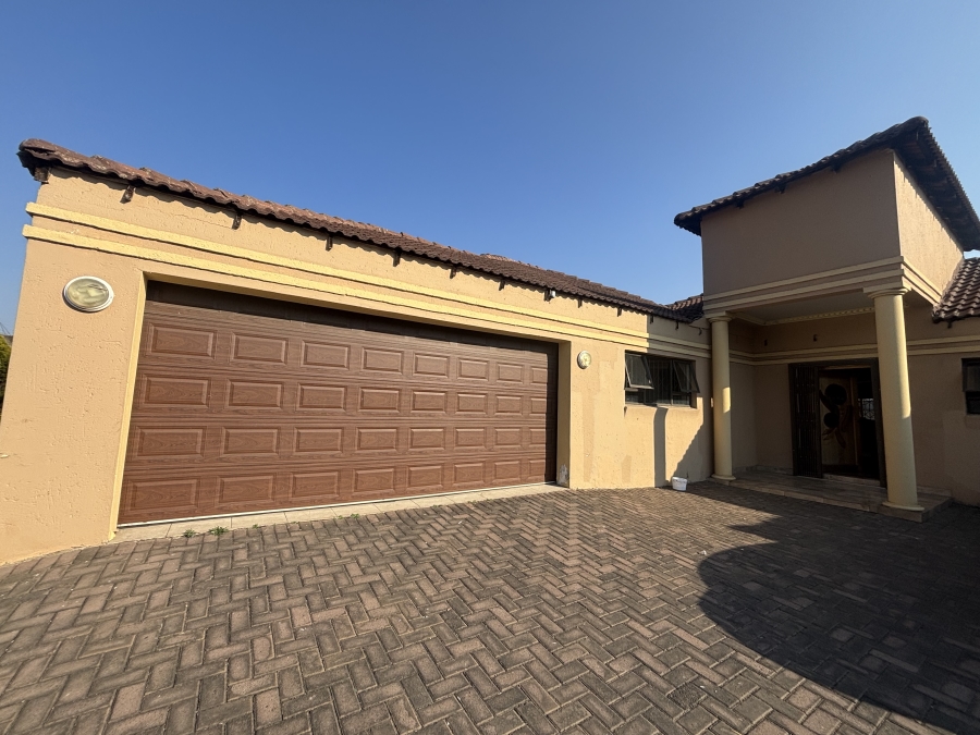 4 Bedroom Property for Sale in Die Heuwel Ext 4 Mpumalanga