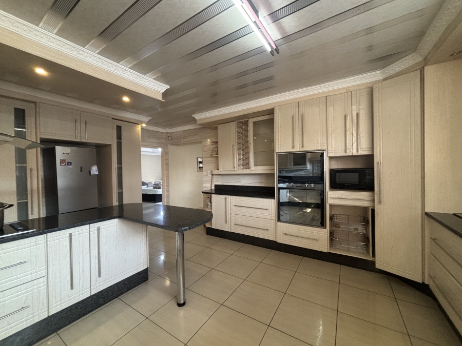4 Bedroom Property for Sale in Die Heuwel Ext 4 Mpumalanga