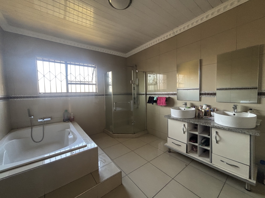 4 Bedroom Property for Sale in Die Heuwel Ext 4 Mpumalanga
