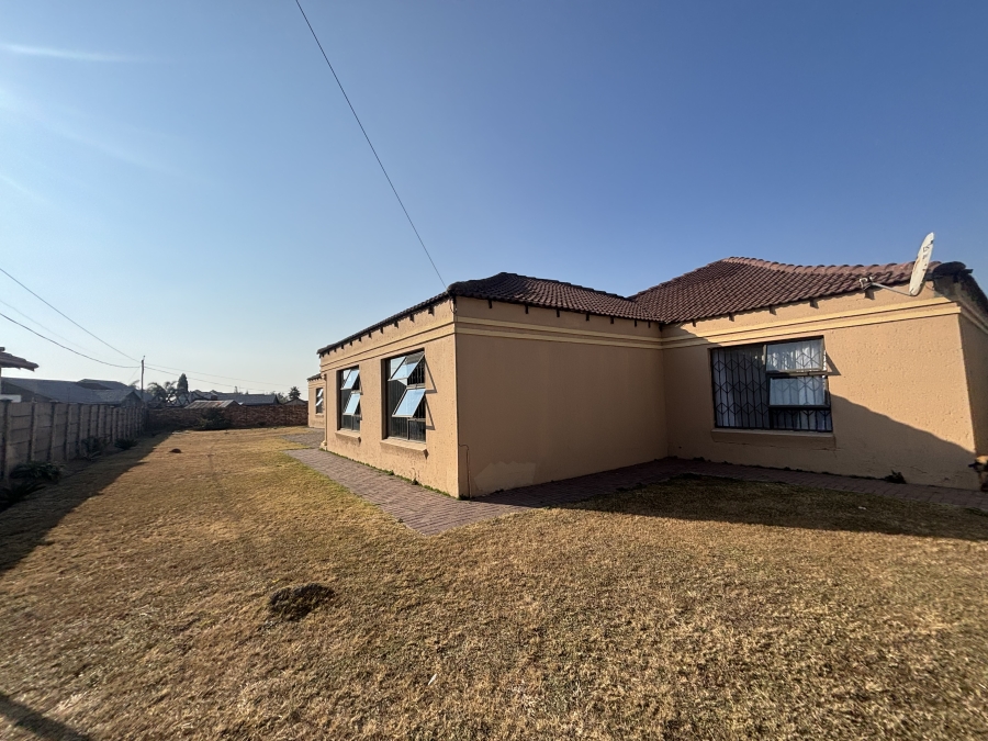 4 Bedroom Property for Sale in Die Heuwel Ext 4 Mpumalanga