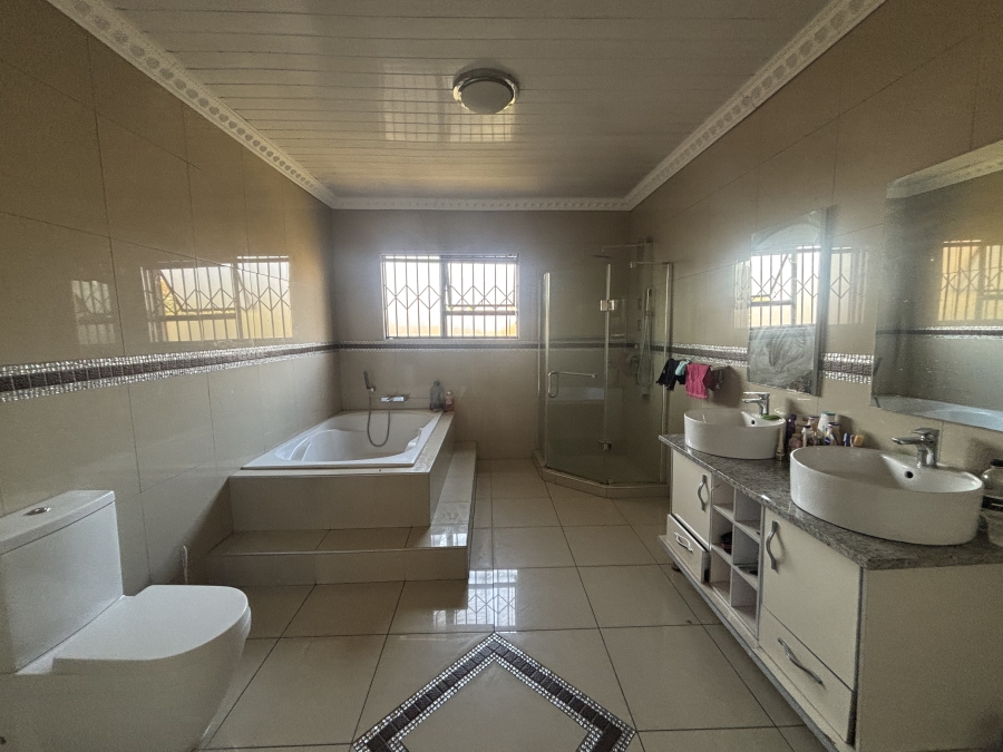 4 Bedroom Property for Sale in Die Heuwel Ext 4 Mpumalanga