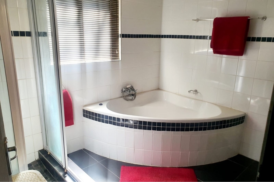 To Let 2 Bedroom Property for Rent in Nelspruit Ext 2 Mpumalanga