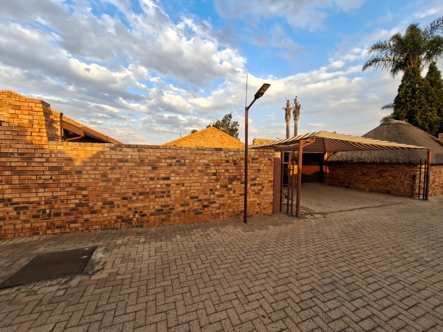 2 Bedroom Property for Sale in Reyno Ridge Mpumalanga