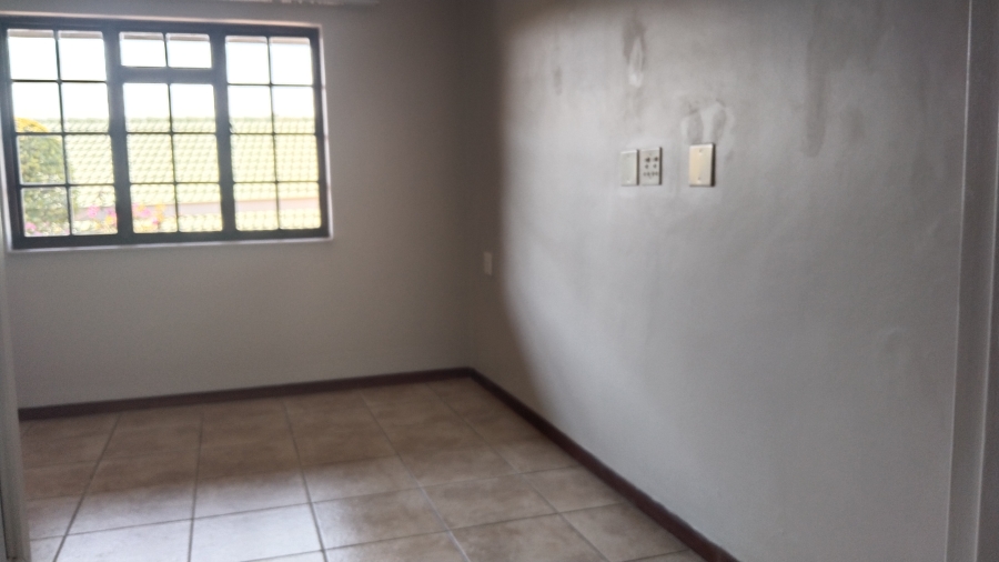 1 Bedroom Property for Sale in West Acres Mpumalanga