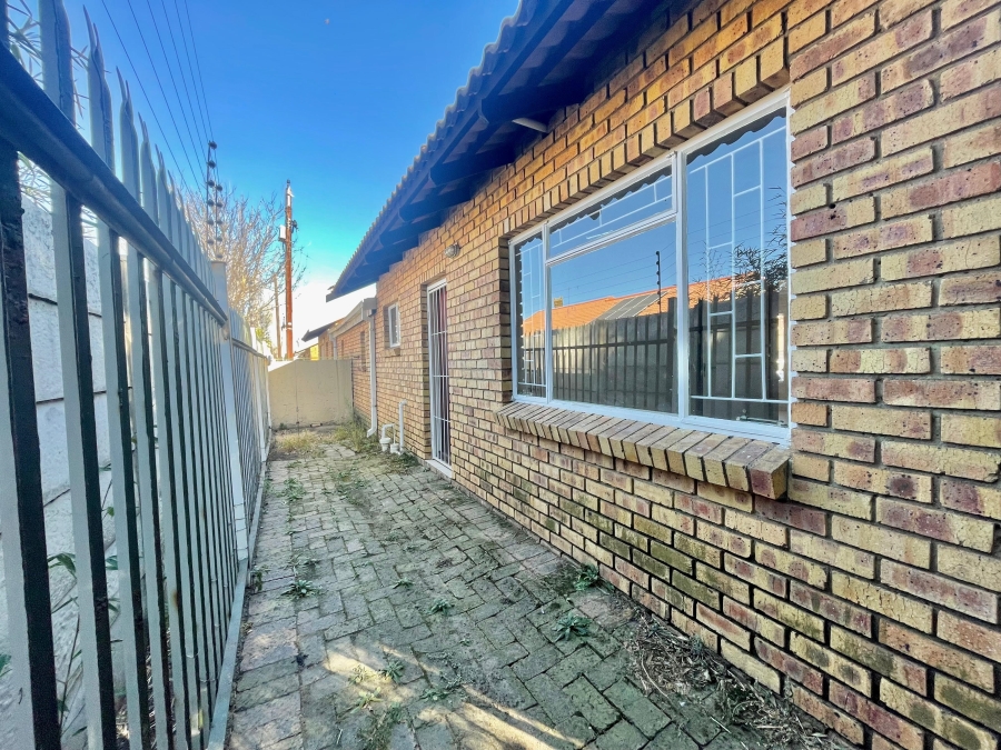 2 Bedroom Property for Sale in Noordrand Mpumalanga