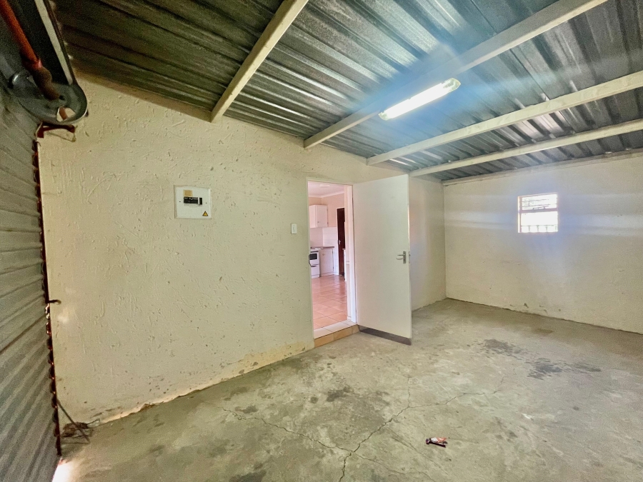 2 Bedroom Property for Sale in Noordrand Mpumalanga