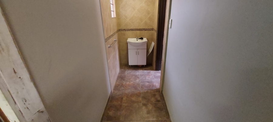 To Let commercial Property for Rent in White River Rural Mpumalanga