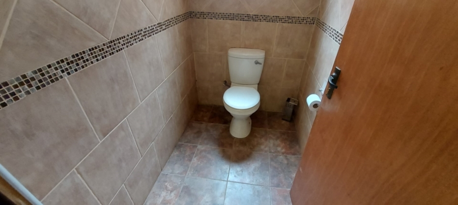 To Let commercial Property for Rent in White River Rural Mpumalanga