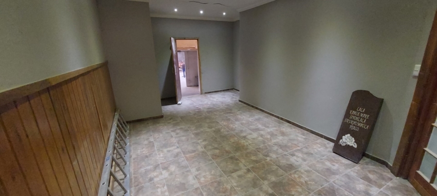 To Let commercial Property for Rent in White River Rural Mpumalanga